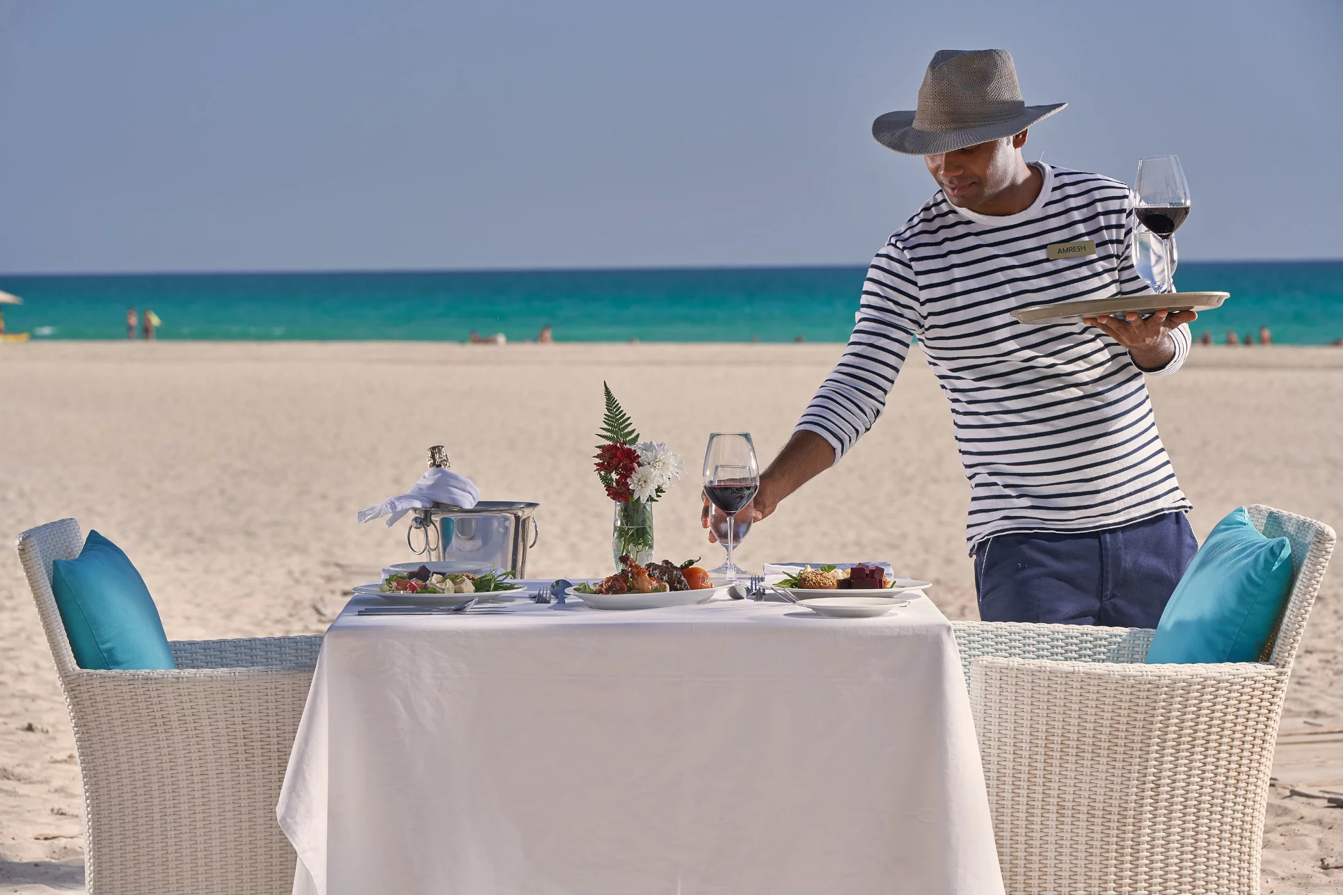 Fanar-Hotel-&-Residences-Hawana-Salalah-Oman-Breakers-Lunch-By-The-Beach-1