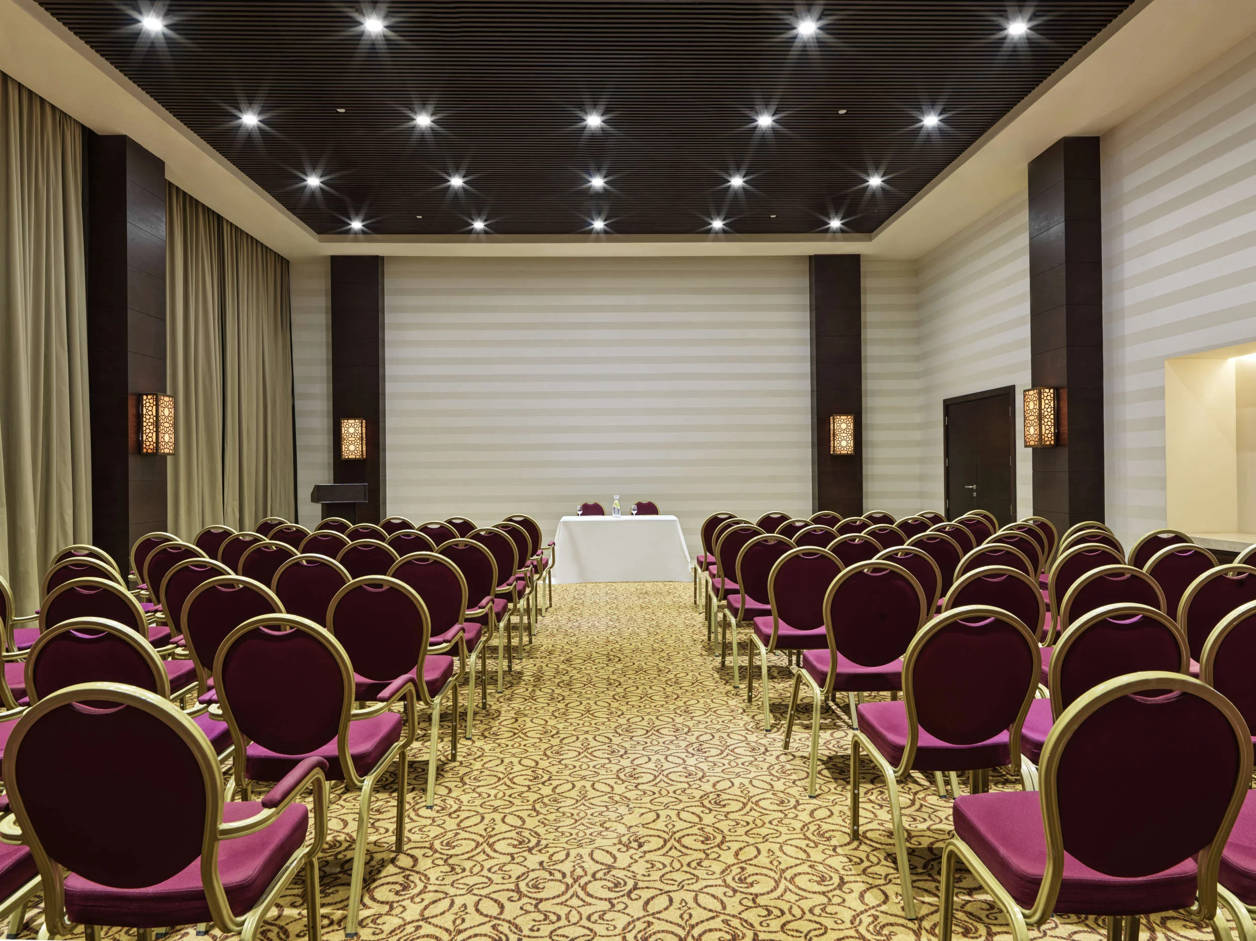 Fanar-Hotel-&-Residences-Hawana-Salalah-Oman-Meeting-Room-1
