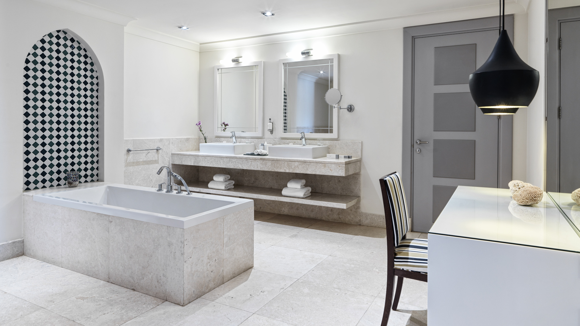 Juweira Boutique Hotel Hawana Salalah Oman Marina Suite Red