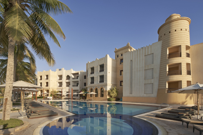 Juweira-Boutique-Hotel-Hawana-Salalah-Oman-Pool-5 (1)