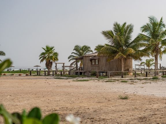 سولي لودج هوانا صلالة أكواخ بإطلالة جانبية على المحيط بالنهار