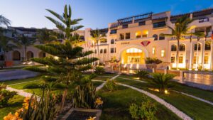 Fanar-Resort-And-Residences-Hawana-Salalah-Oman-Hotel-Entrance-Intro1