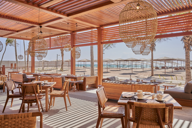 The_Club_By_Fanar_Hawana_Salalah_Waves_Restaurant-1-Car